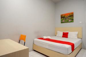 RedDoorz Plus at Hawai Inn Near Mall of Panakukang