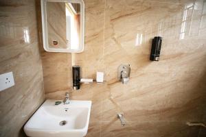 1BHK 2km From Hosa Road Metro with lift 106