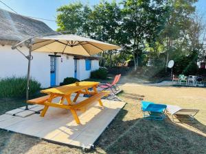 Charmante Bourrine avec Jardin Clôturé, à 3km de la Plage, Animaux Admis - FR-1-777-10