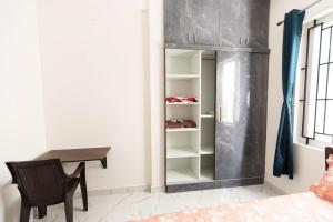 1BHK 2km From Hosa Road Metro with lift 306