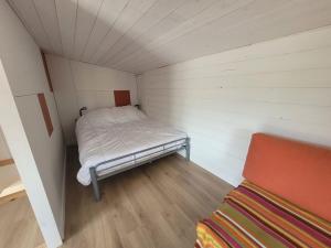 Maison Moderne en Bordure de Forêt, Idéale pour 810 Pers, à 2km de la Plage avec WiFi et Terrasse - FR-1-777-6