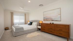 Waterfront, Renovated, Walk To Ettalong