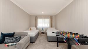 Waterfront, Renovated, Walk To Ettalong