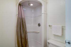 Queen Room room in Motel 6-Rolling Meadows IL - Chicago Northwest