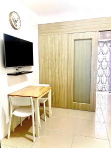 1 bedroom near MOA NAIA with parking slot included pls send valid ids of guests after booking