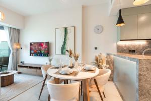 PVH - Modern 1BR with Golf Course View - Golf Gate