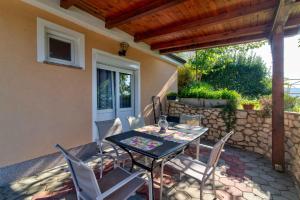 Apartment in Novi Vinodolski 53747