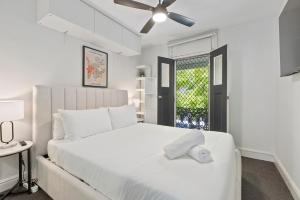 2BR Darlington Home for 6 with Balcony