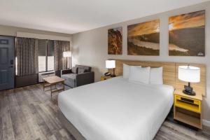 Days Inn by Wyndham Branson Ozarks
