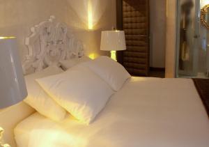 Suite room in Hypnos Design Hotel