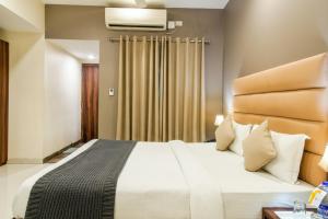 The Avenue Hotel & Banquet Near Bhopal Junction