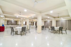 The Avenue Hotel & Banquet Near Bhopal Junction