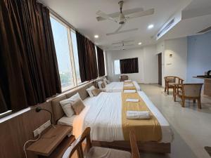 Silver Bell Lawn & Stay