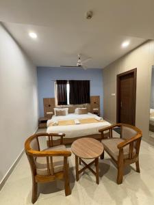 Silver Bell Lawn & Stay