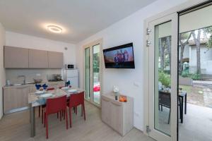 Houses and Apt. in Lido di Spina 21292