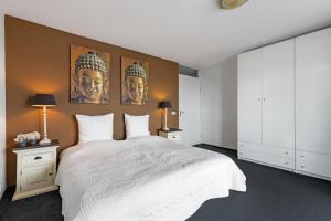 Luxurious apartment with beautiful waterview