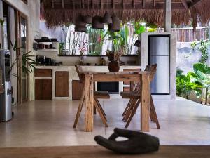 Tropical Villa with exotic pool, Uluwatu Bingin