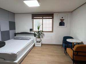 Like a local resident near a major tourist attraction in Gyeongju, can store luggage