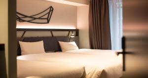 QuintessaHotel Osakaumeda Comic&Books