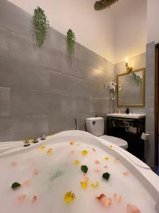 Studio Old Town with Jacuzzi and View