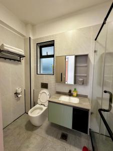 Family friendly 2 bedroom apartment with a heated pool,kids playgground and well equipped gym