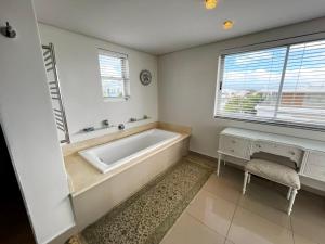 Hill Penthouse Plett - Best On Top