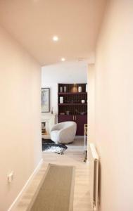 Elegant Contemporary Private Bungalow