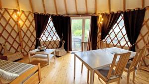 Gîte Les yourtes de Saint Mathieu N°2