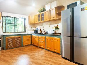 Yellow hourse Luxury Pool Villa