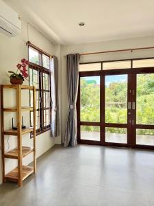 Baan Suan Poolsap - Haad Rin Beach