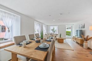 ReMo I Altstadtidyll am See 1 - 6 Personen I Ruhig - Balkon - Parkplatz - nahe Bahnhof und Autobahn