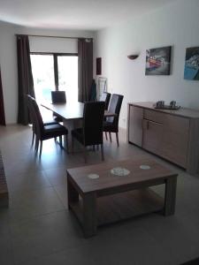 Houses and Apts. in Porches - Algarve 25995