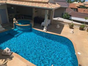 Chaweng Noi 5BR Pool Views