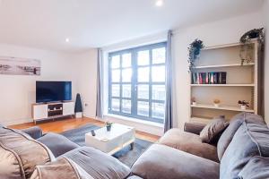 Central 2BR flat - free parking - fast Wi-Fi