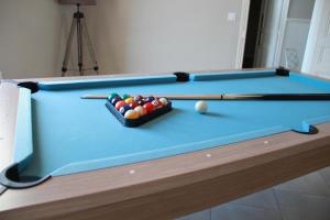 Maison tuffeau classée 3 étoiles - billard, jeux & jardin