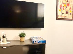 Boutique Central 2 BR Apartment