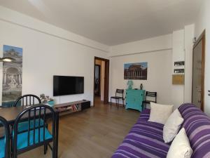 GuestHost - San Giovanni Apartment with Balcony