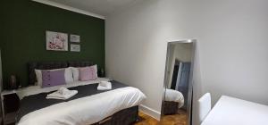 2BR spacious garden flat near Herne Hill station