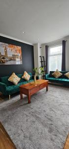 2BR spacious garden flat near Herne Hill station