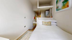 Studio Flat in Queens Road