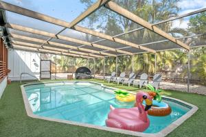 Massive 6 Br8baSuites, Pool Hot Tub Peloton
