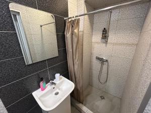 Vakhtang Gorgasali apartment