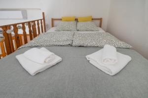 Stay in a home not a hotel, also LONG TERM stay, AC, 301Mbps wifi