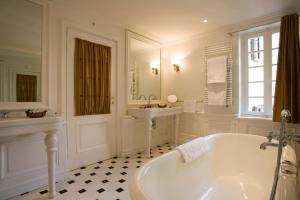 Hotels Hotel Le Saint Paul : photos des chambres