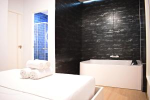 Precioso apartamento de dos dormitorios con jacuzzi privado en Benalmádena