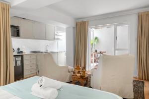 Green Point Charming Studio Apartment with Patio