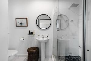 Green Point Charming Studio Apartment with Patio