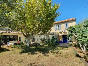 Spacieuse Maison dartiste en Provence - Jardin, Véranda, Four à pizza et terrain de pétanque !