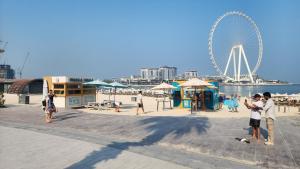 Sea Breeze Luxury 2BR, Dubai Marina, Big Terrace, Near Beach, Pool access, by Stay Vista! for up to 6 Guests