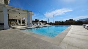 Villa "Kalli" with private pool - beachfront - Kalo Livadi